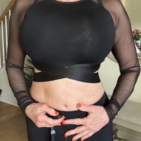 BeBe  black crop top SMALL  NWOT - Picture 6 of 10